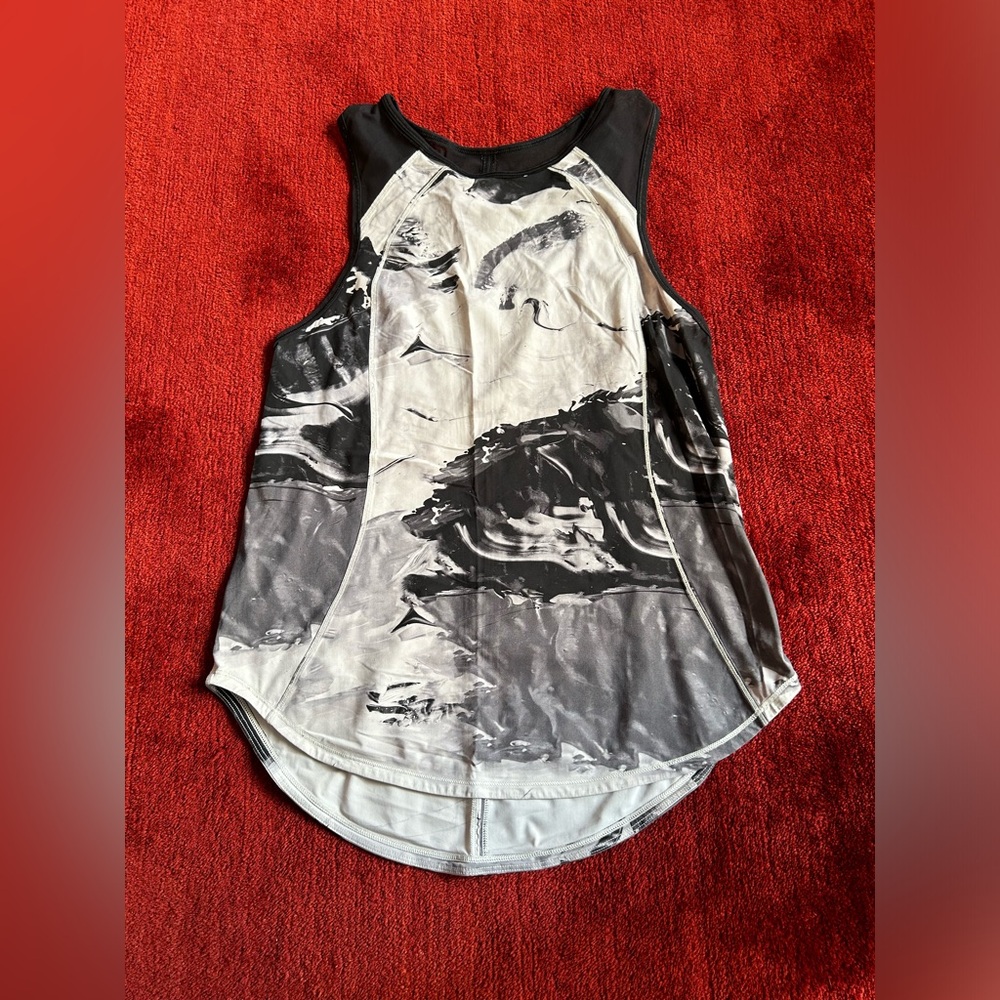 Lululemon nylon & mesh print tank. Size 6.